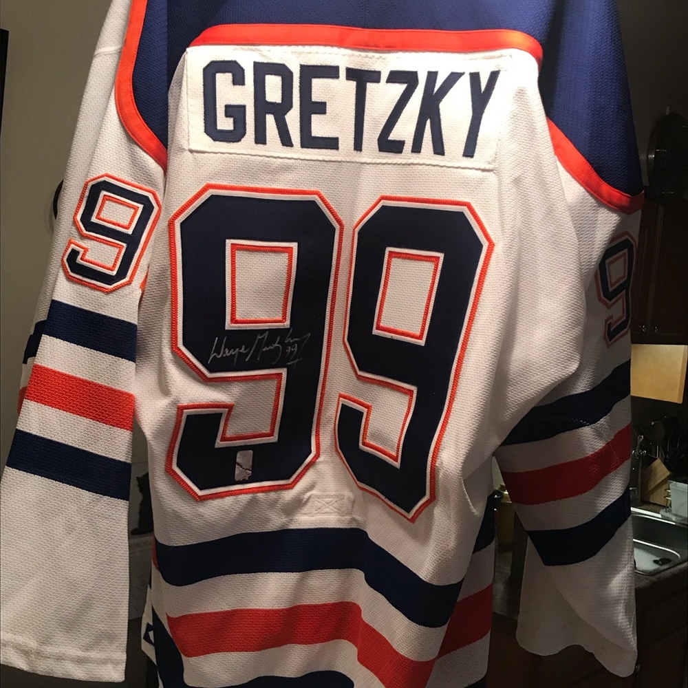 Authentic autographed Wayne Gretzky hockey jersey